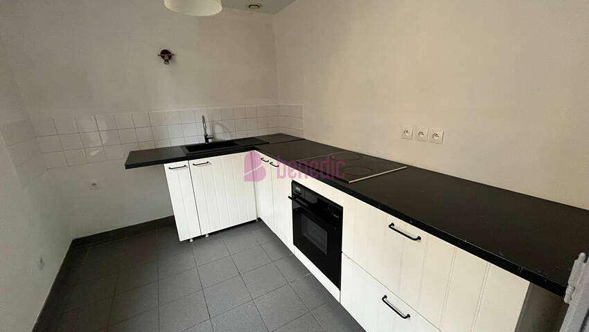 4253955a - Attribut alt par défaut.