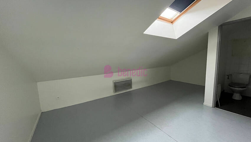 4253955g - Attribut alt par défaut.