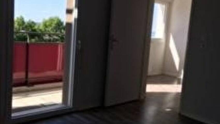 28083467l - Attribut alt par défaut.