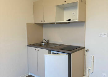 28083467c - Attribut alt par défaut.