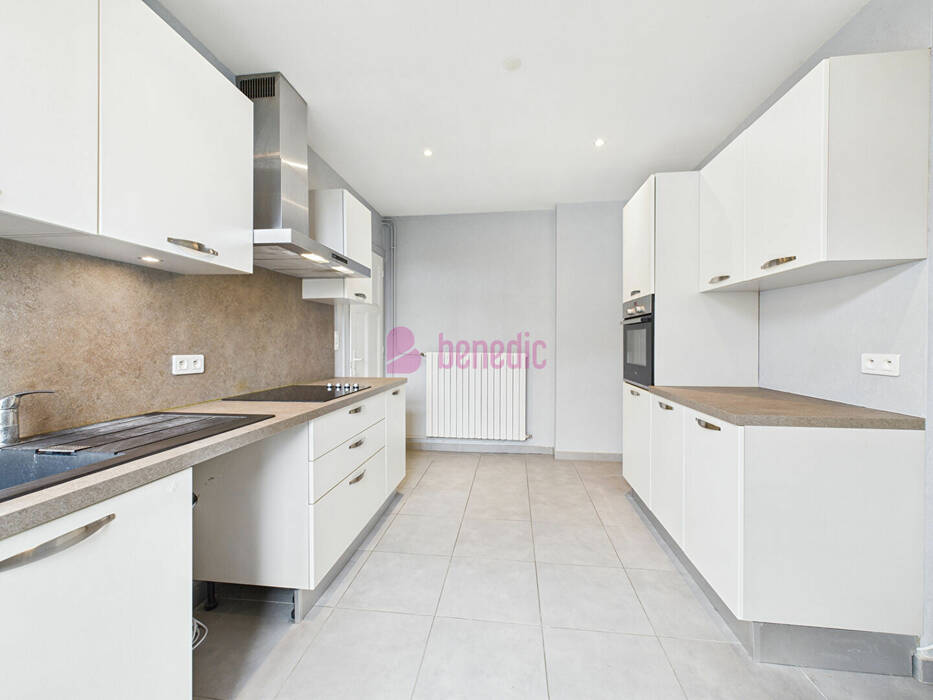 59372427b - Attribut alt par défaut.