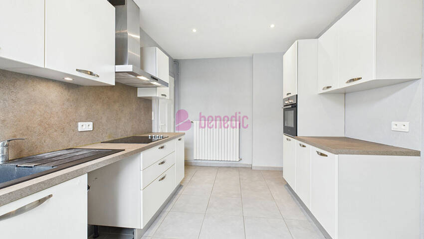 59372427b - Attribut alt par défaut.