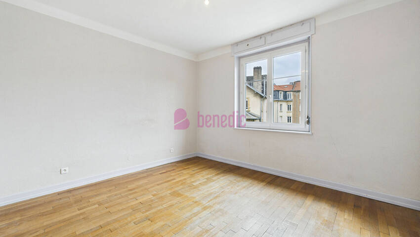 59372427f - Attribut alt par défaut.