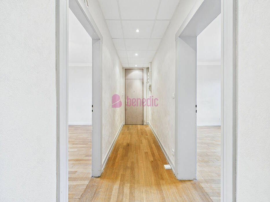 59372427f - Attribut alt par défaut.