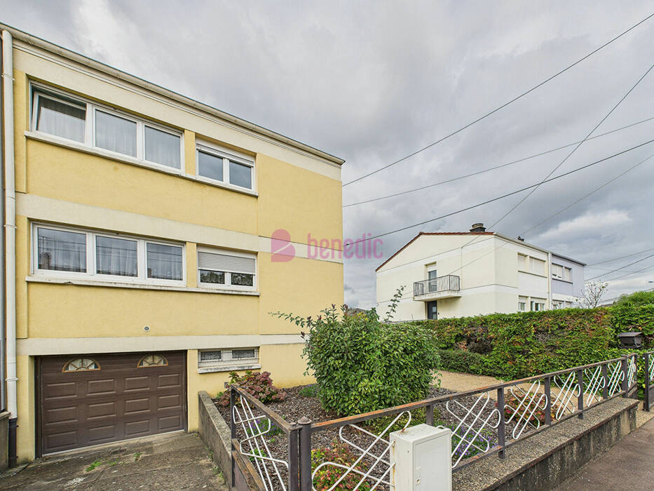 59051776b - Attribut alt par défaut.