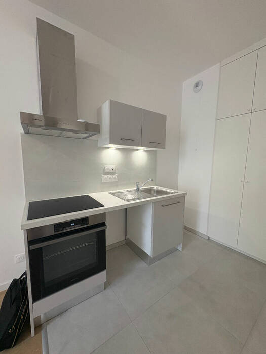 59421265b - Attribut alt par défaut.