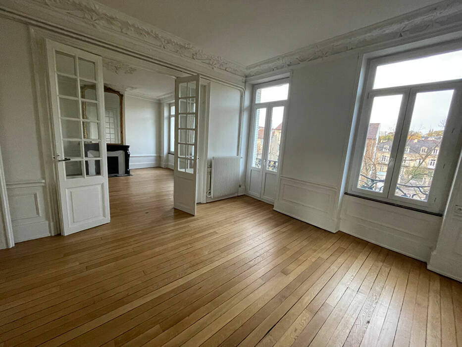 59423388b - Attribut alt par défaut.