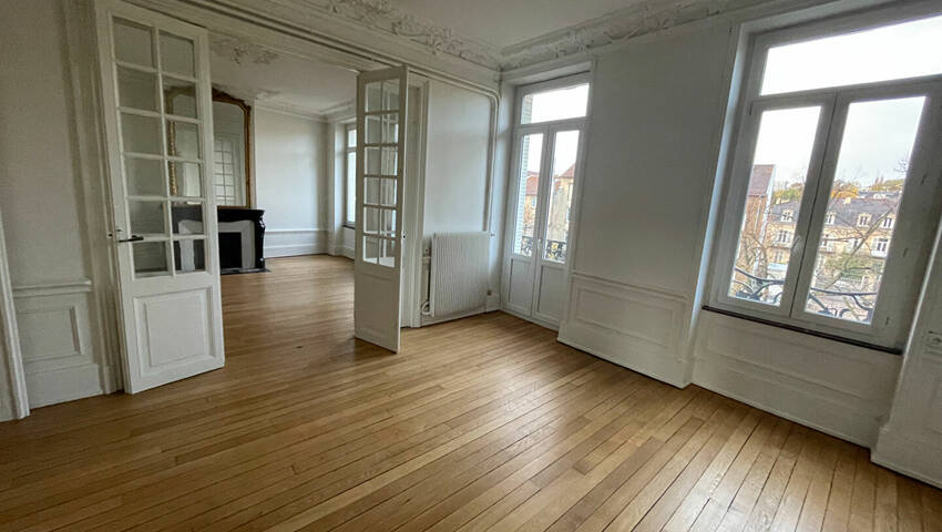 59423388b - Attribut alt par défaut.