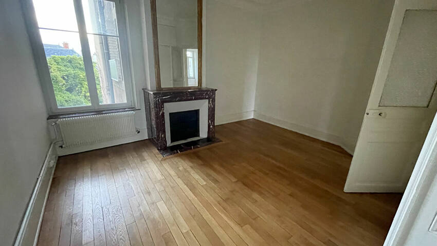 59423388c - Attribut alt par défaut.