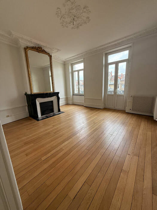 59423388b - Attribut alt par défaut.