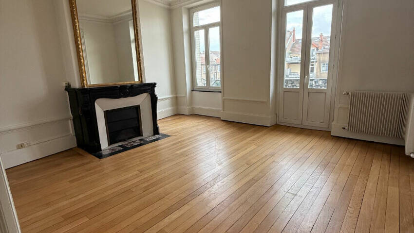 59423388b - Attribut alt par défaut.