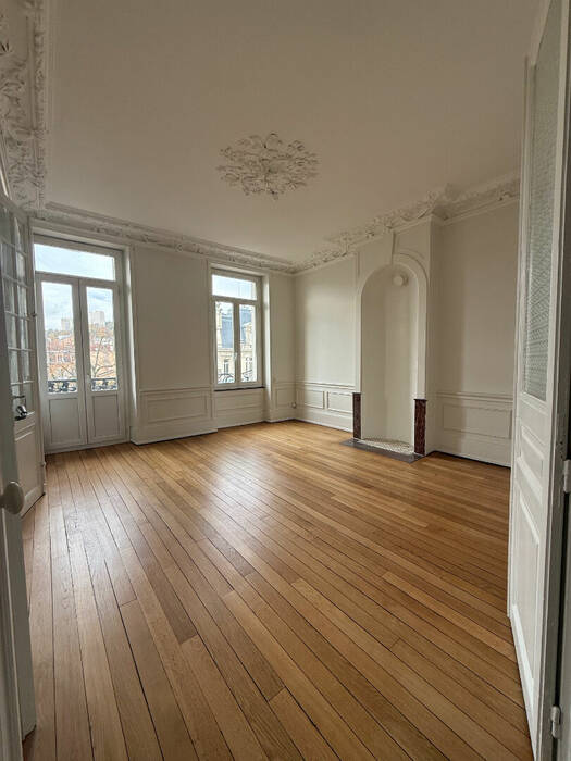 59423388c - Attribut alt par défaut.