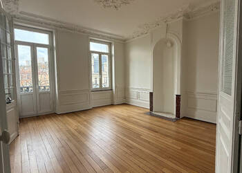 59423388c - Attribut alt par défaut.