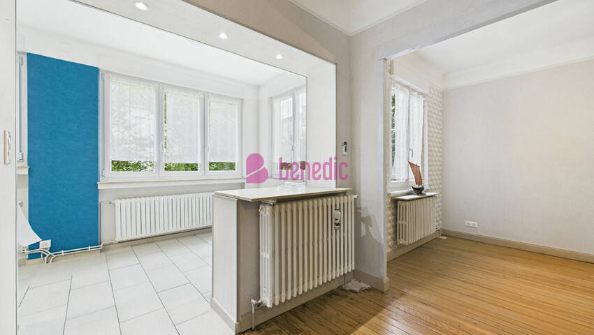 59384253b - Attribut alt par défaut.