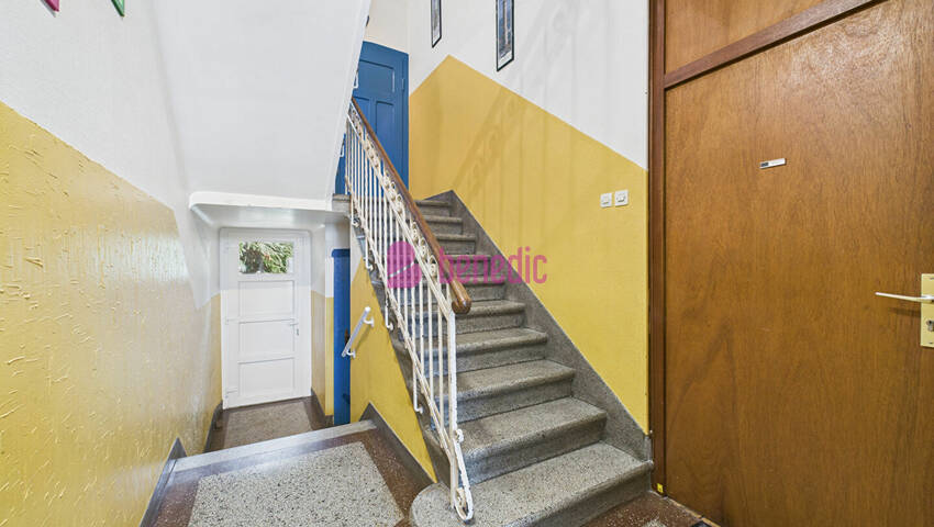 59384253c - Attribut alt par défaut.