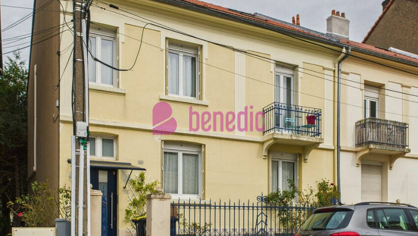 59384253d - Attribut alt par défaut.