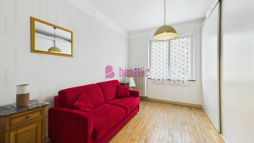 59384253e - Attribut alt par défaut.