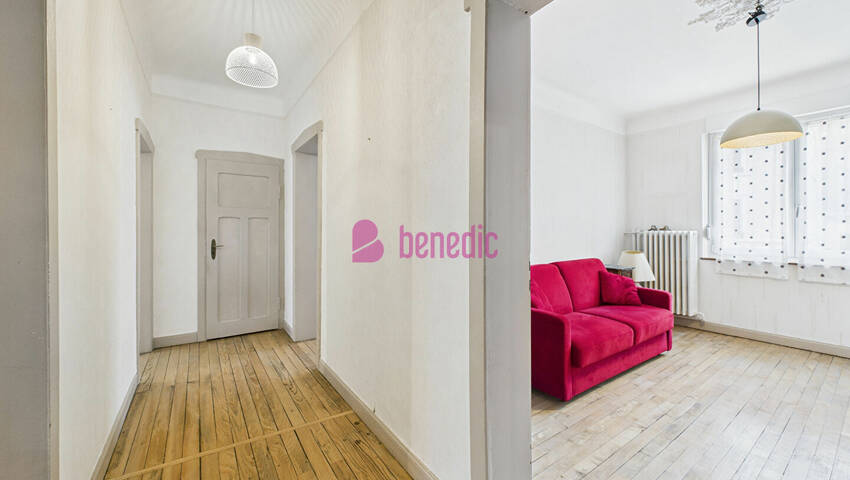 59384253f - Attribut alt par défaut.