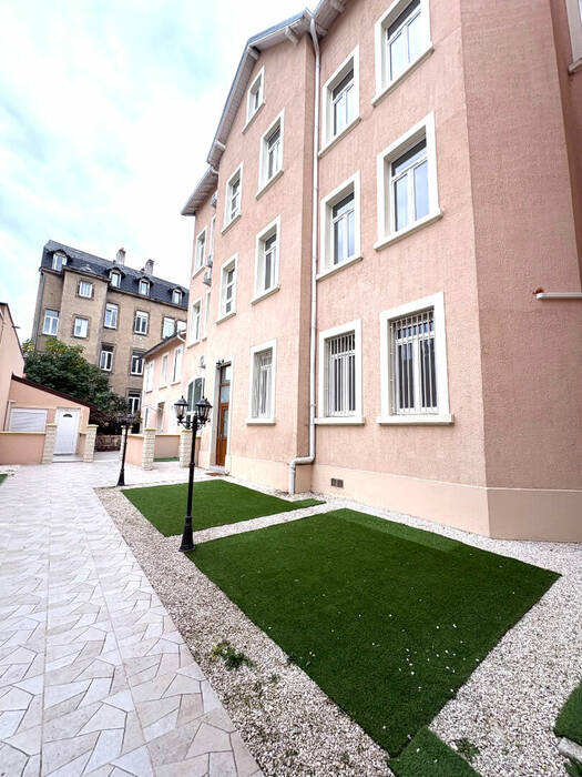 59436674b - Attribut alt par défaut.