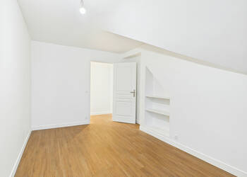 59436674b - Attribut alt par défaut.