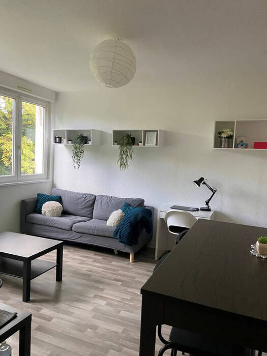 59437722b - Attribut alt par défaut.