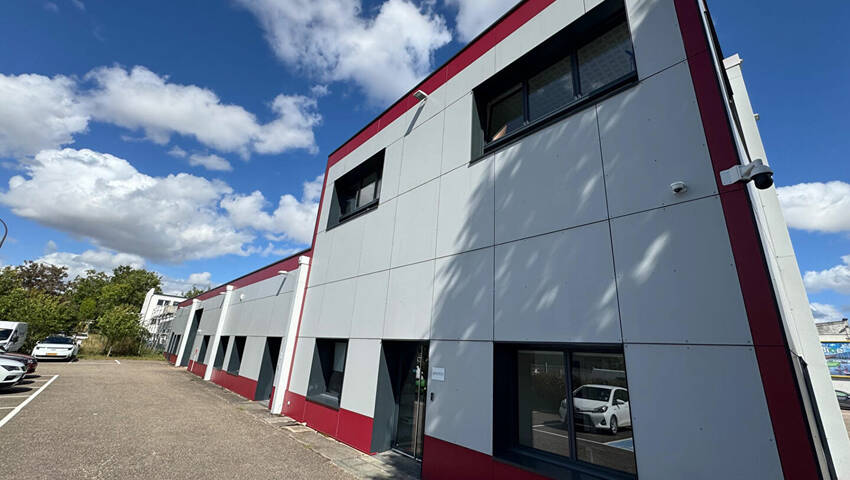 59437362b - Attribut alt par défaut.