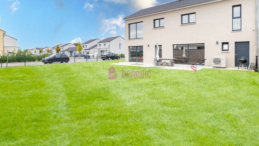 58634353c - Attribut alt par défaut.