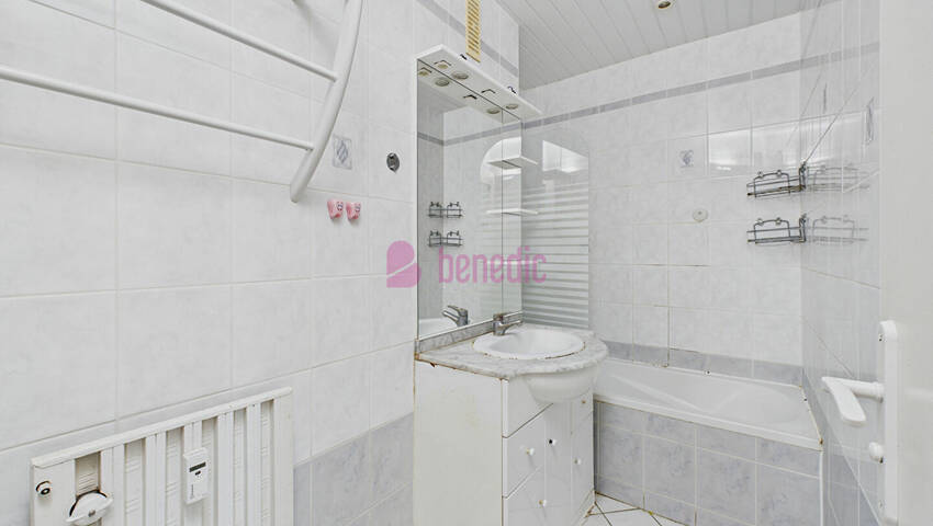 58906511k - Attribut alt par défaut.