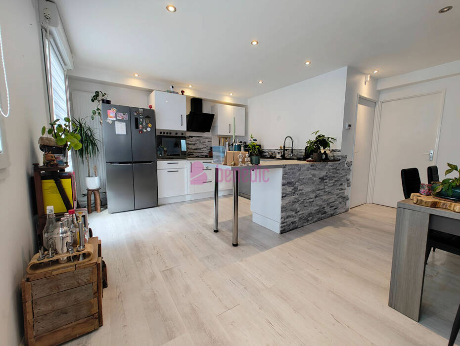 58444145f - Attribut alt par défaut.