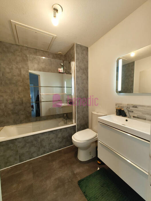 58444145k - Attribut alt par défaut.