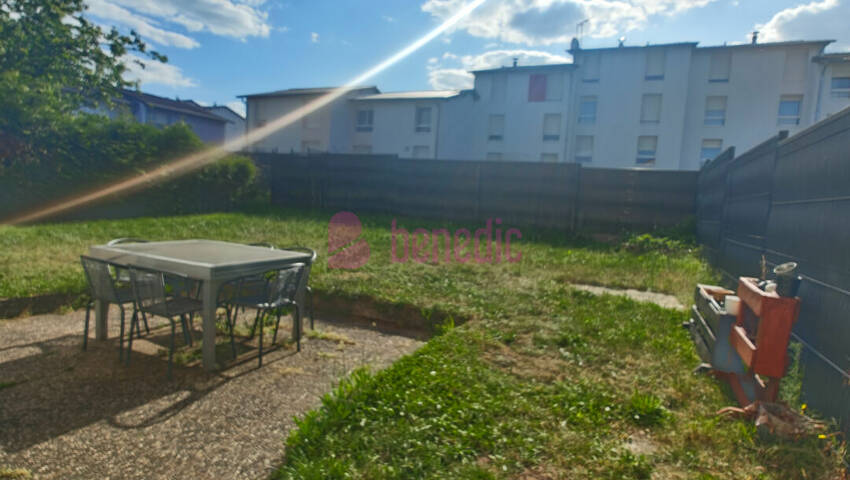 58444145l - Attribut alt par défaut.