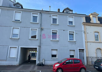 59467831b - Attribut alt par défaut.