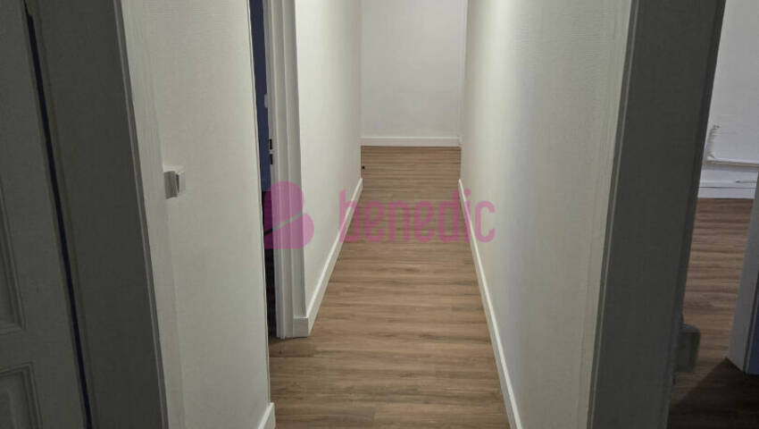 59467831d - Attribut alt par défaut.