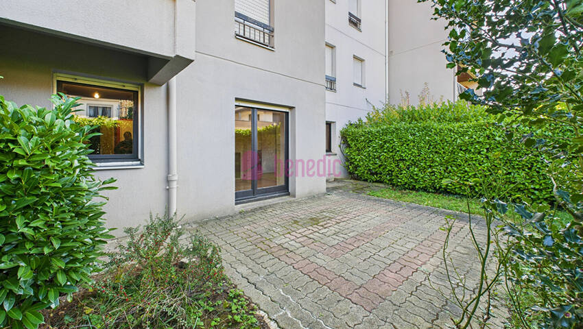 59356318a - Attribut alt par défaut.