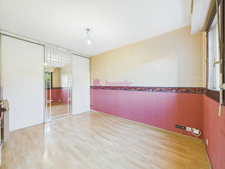 59356318c - Attribut alt par défaut.