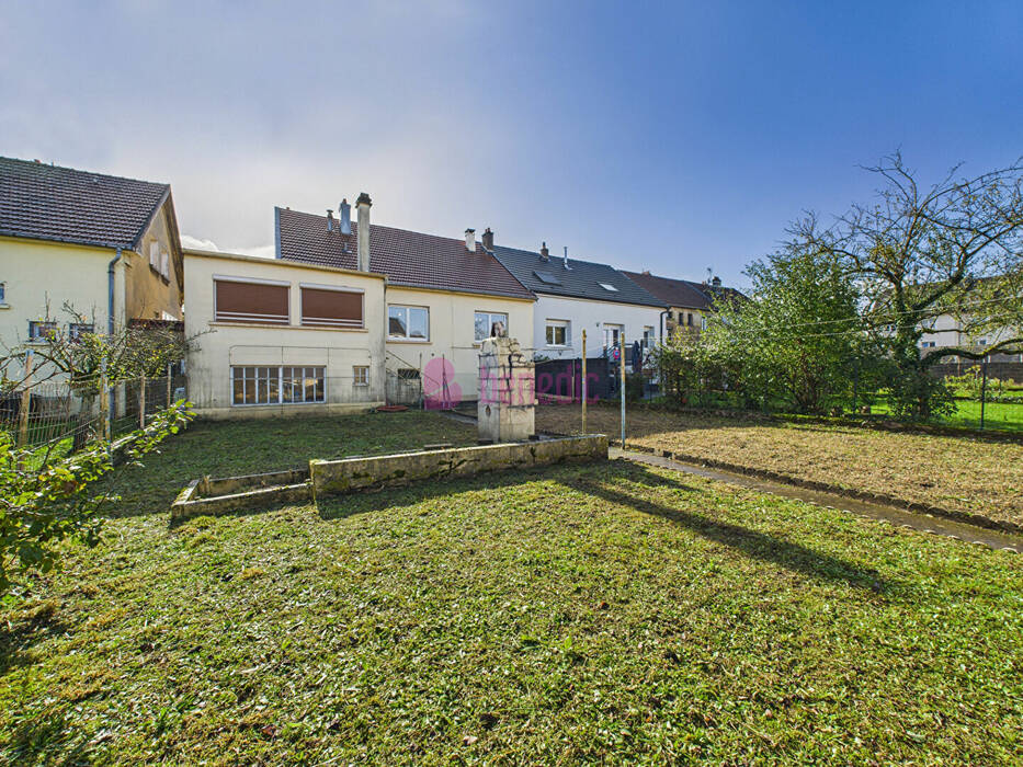 59352024b - Attribut alt par défaut.