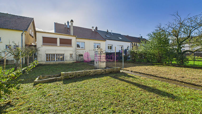 59352024b - Attribut alt par défaut.