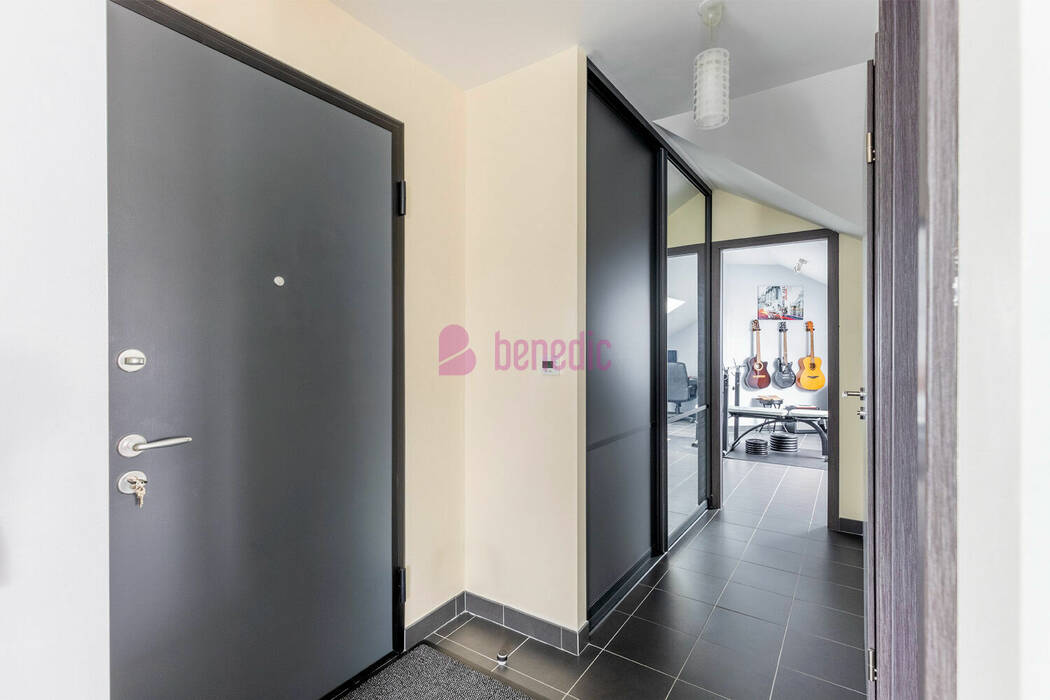 57763469c - Attribut alt par défaut.