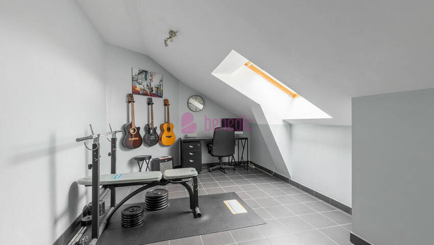 57763469l - Attribut alt par défaut.