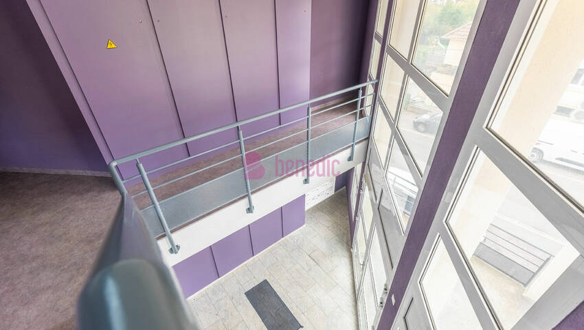 57763469b - Attribut alt par défaut.