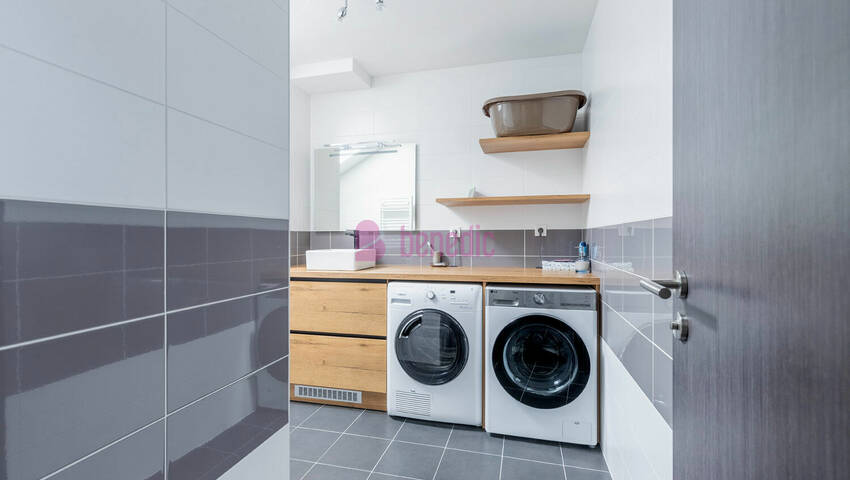 57763469m - Attribut alt par défaut.