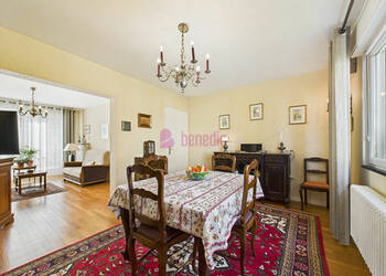 59374115b - Attribut alt par défaut.