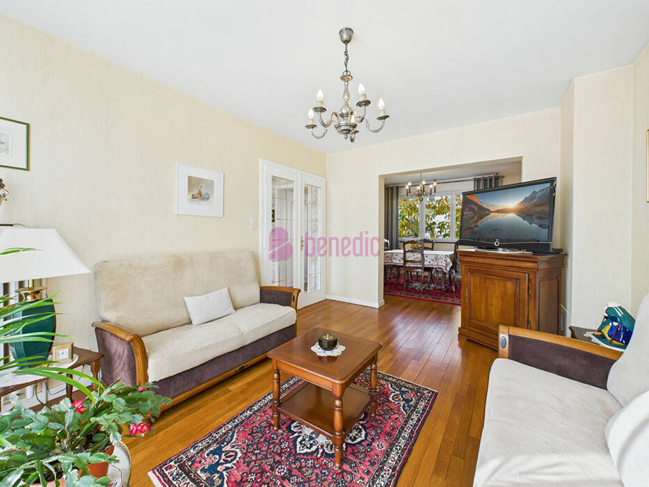 59374115d - Attribut alt par défaut.