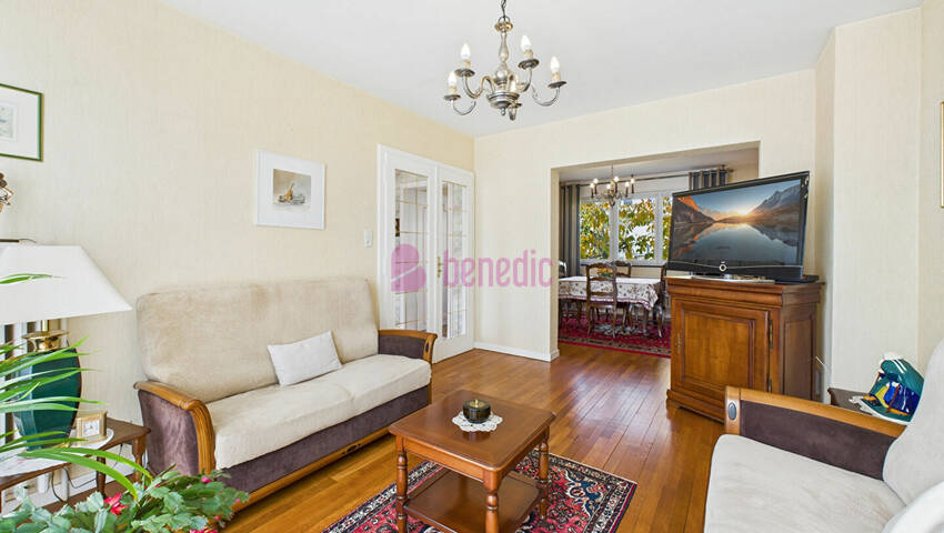 59374115d - Attribut alt par défaut.