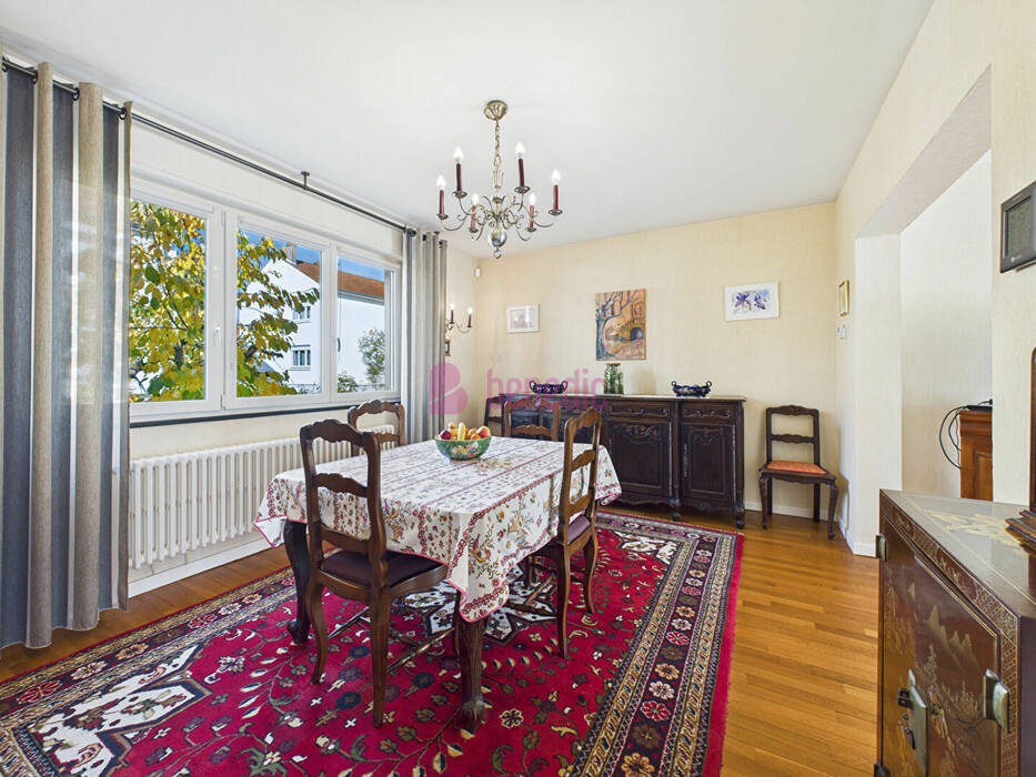 59374115e - Attribut alt par défaut.