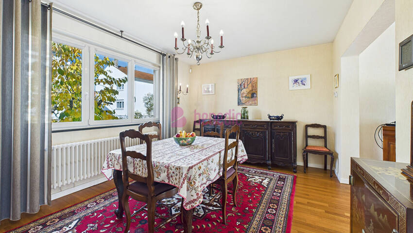 59374115e - Attribut alt par défaut.