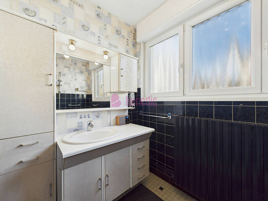 59374115v - Attribut alt par défaut.