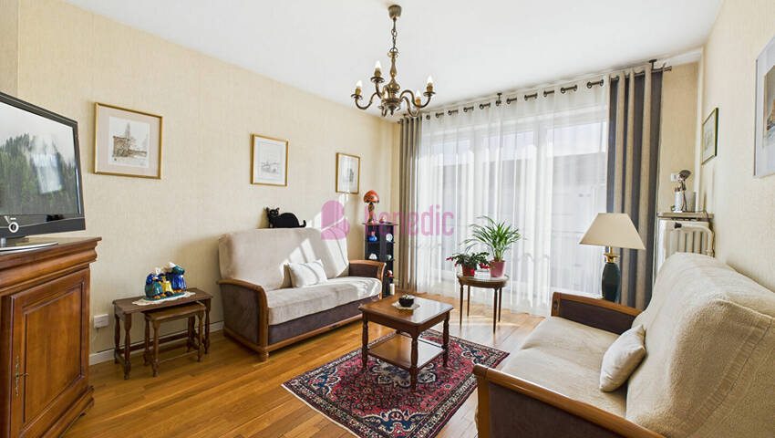 59374115w - Attribut alt par défaut.