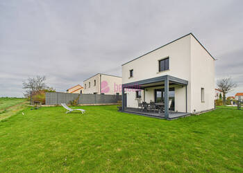 59165127a - Attribut alt par défaut.