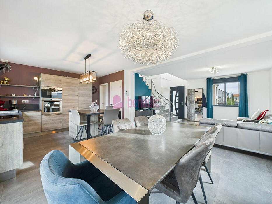 59165127b - Attribut alt par défaut.